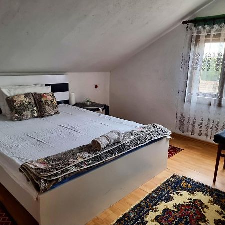 Guesthouse Sobi-Rooms Gradsko Kültér fotó