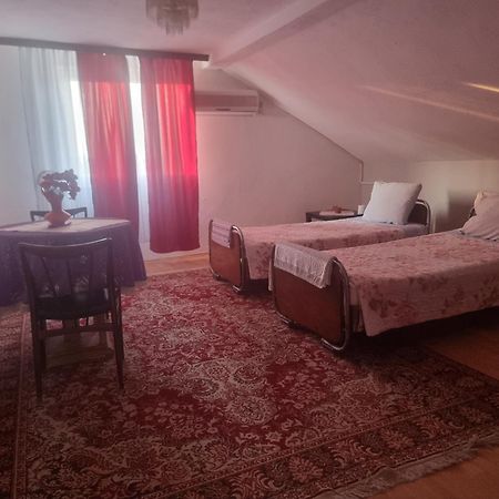 Guesthouse Sobi-Rooms Gradsko Kültér fotó