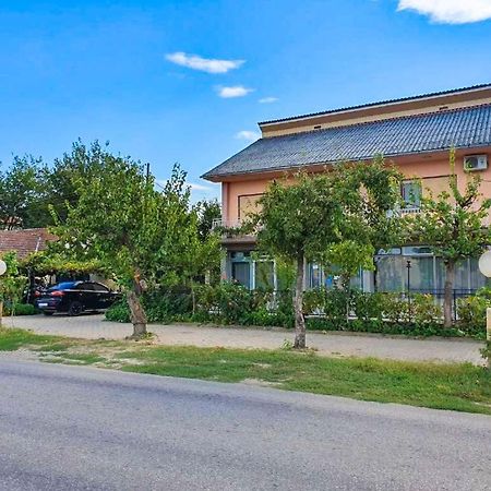 Guesthouse Sobi-Rooms Gradsko Kültér fotó