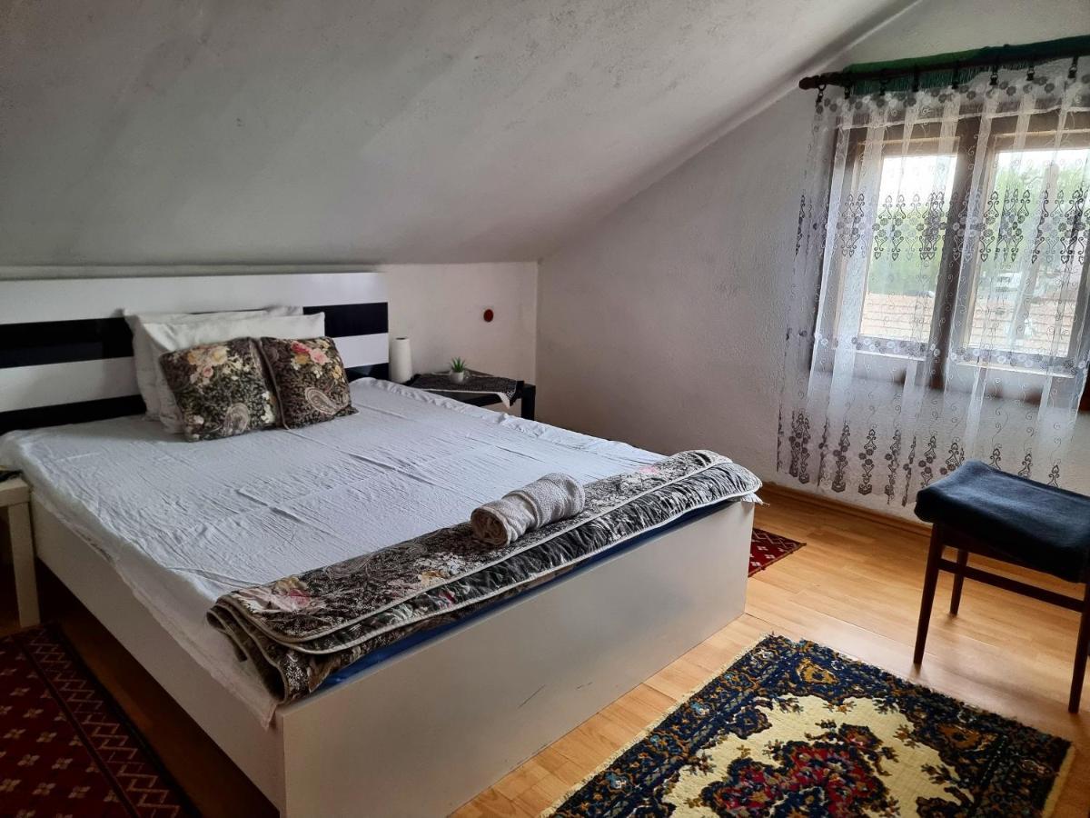 Guesthouse Sobi-Rooms Gradsko Kültér fotó