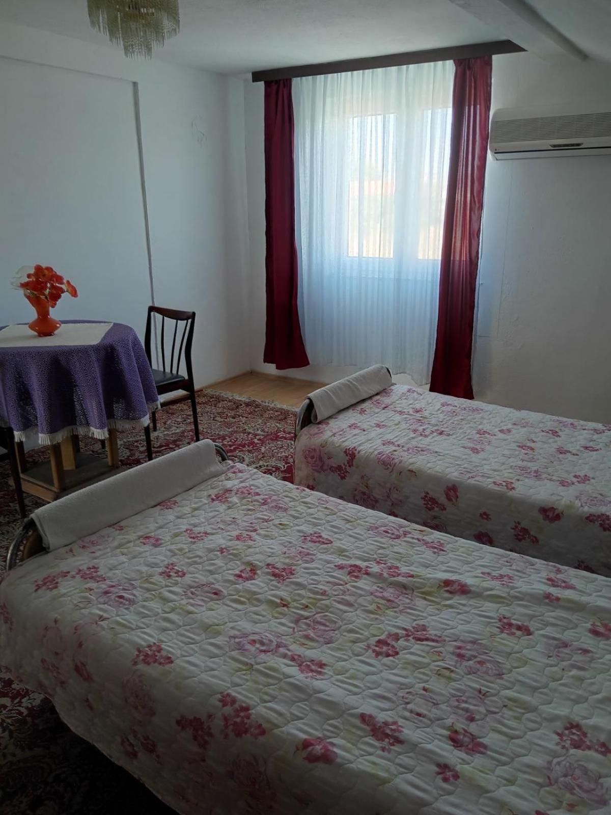 Guesthouse Sobi-Rooms Gradsko Kültér fotó