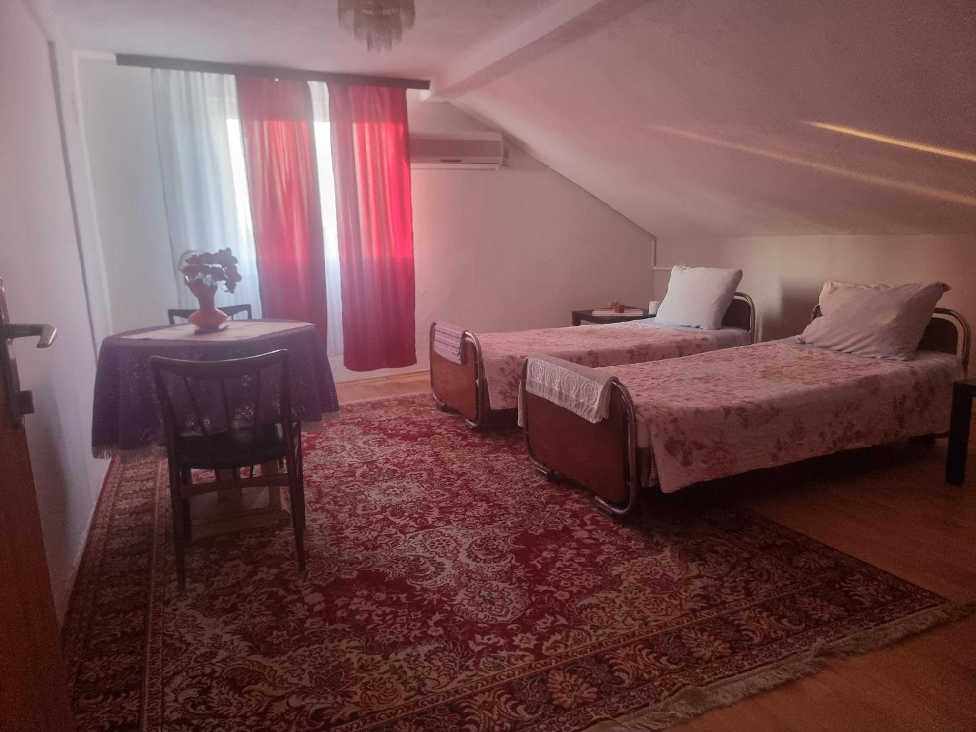 Guesthouse Sobi-Rooms Gradsko Kültér fotó